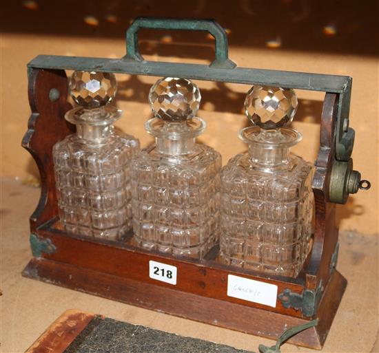 3 bottle tantalus